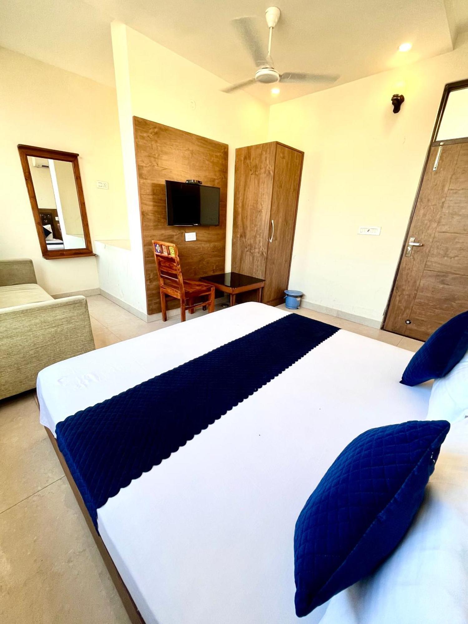 Hotel Woodcrest By Sidham Group !! Comfortable And Peaceful Stay !! Top Rated !! Preferred Hotel Chain Zirakpur Εξωτερικό φωτογραφία